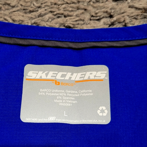 Sketchers Scrub Top - Picture 2 of 2